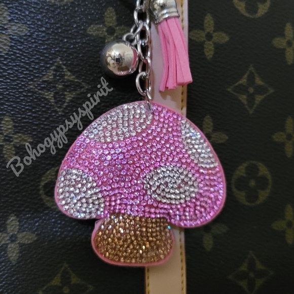 🍄Mushroom Crystal Rhinestone Keychain Bag Charm With Pink Tassel - Picture 7 of 11